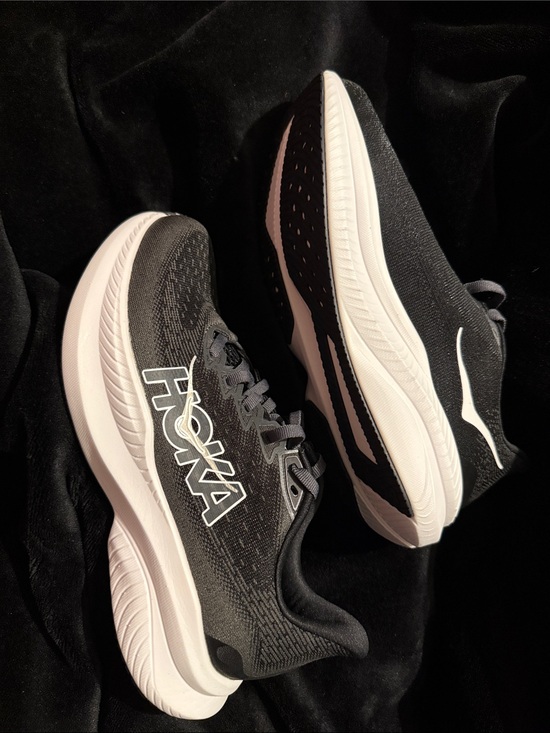 Hoka Shoes - Hoka Mach 6 Running Shoes - Black/White